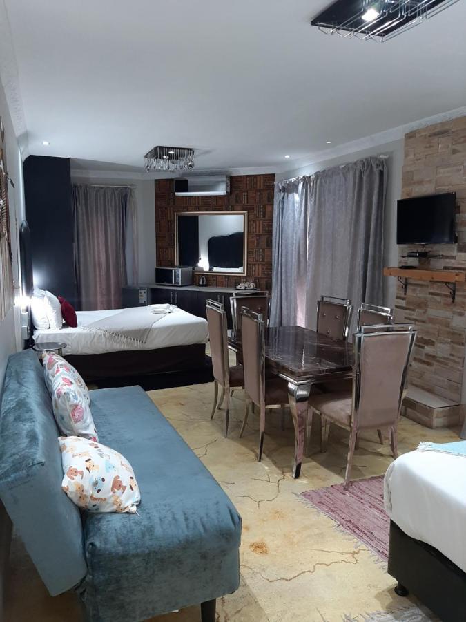 Lodge Bellagio Mthatha Buitenkant foto