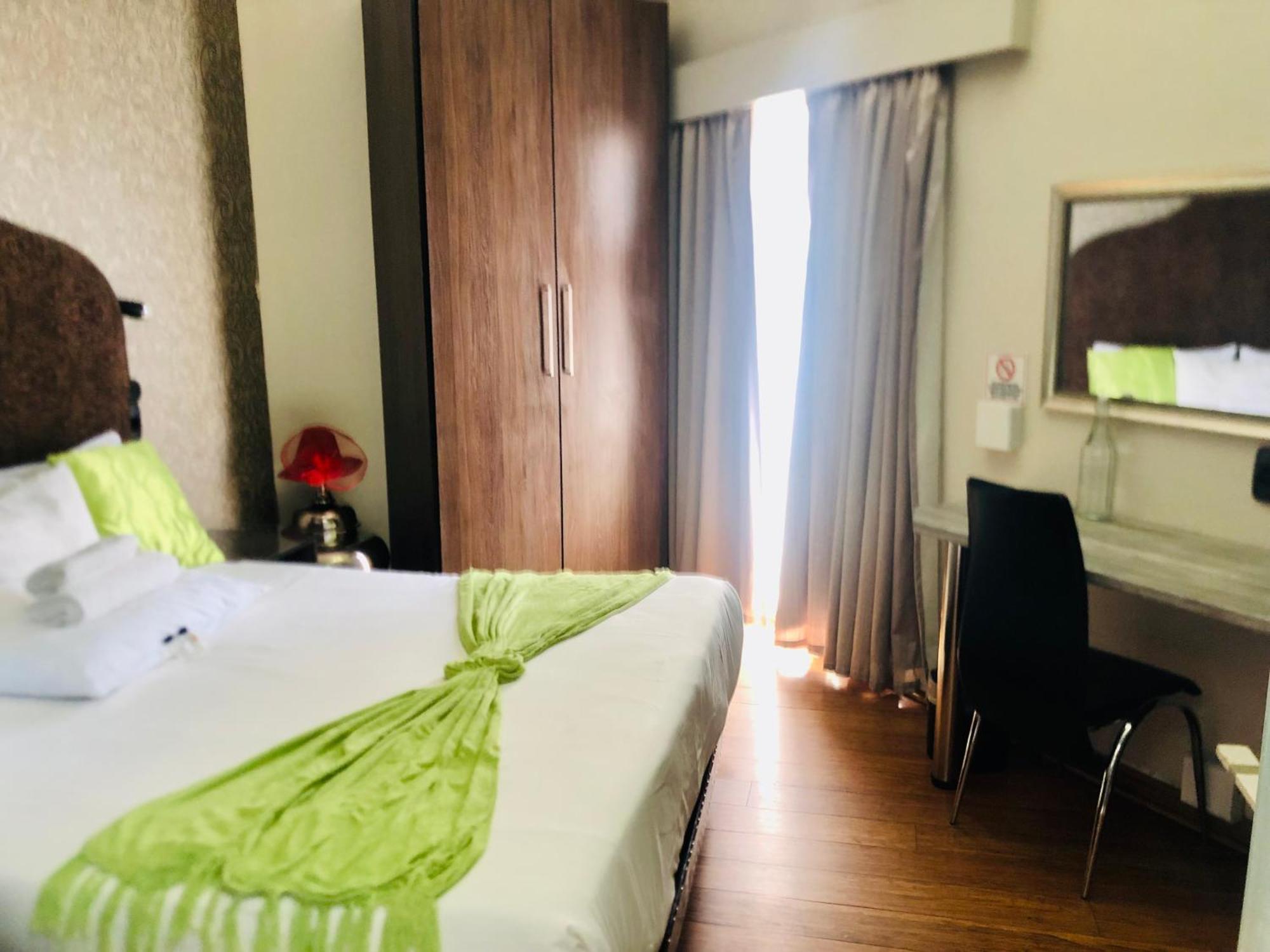 Lodge Bellagio Mthatha Buitenkant foto